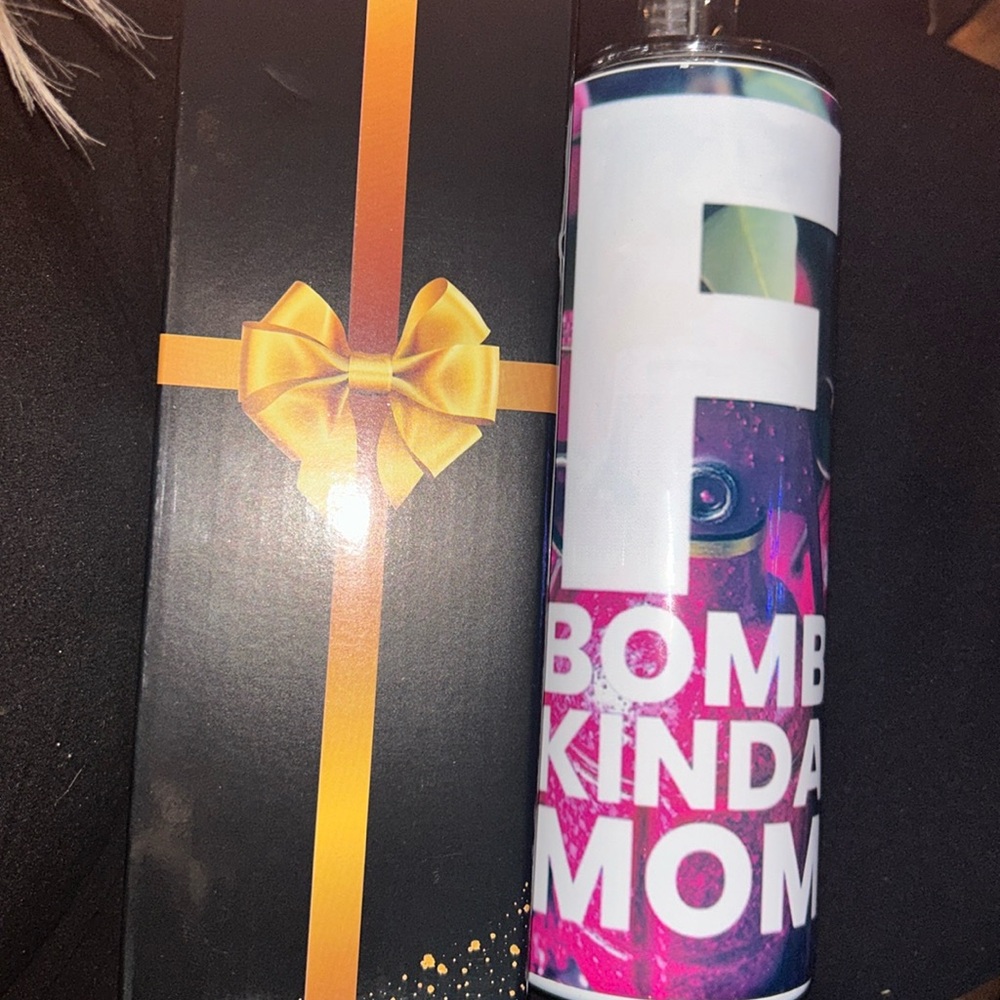 New handmade “”F Bomb Kinda Mom” self designed 20 oz tumbler w/ accessories